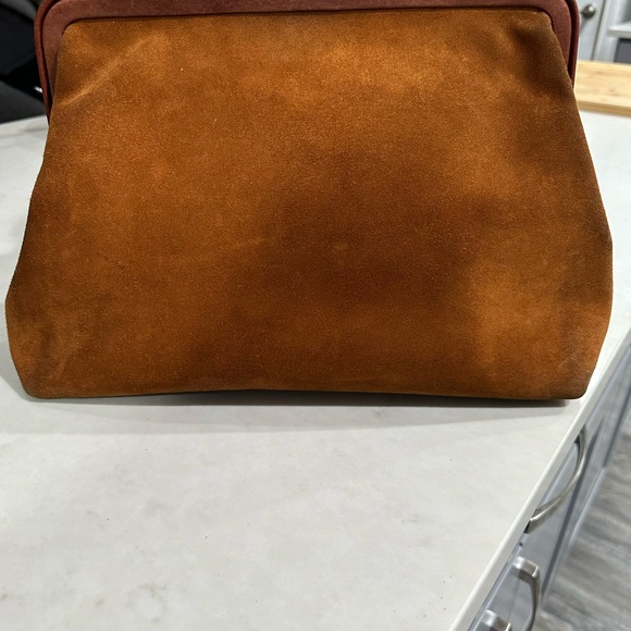 Vintage faux bag looks vintage but it’s not! - Picture 9 of 9